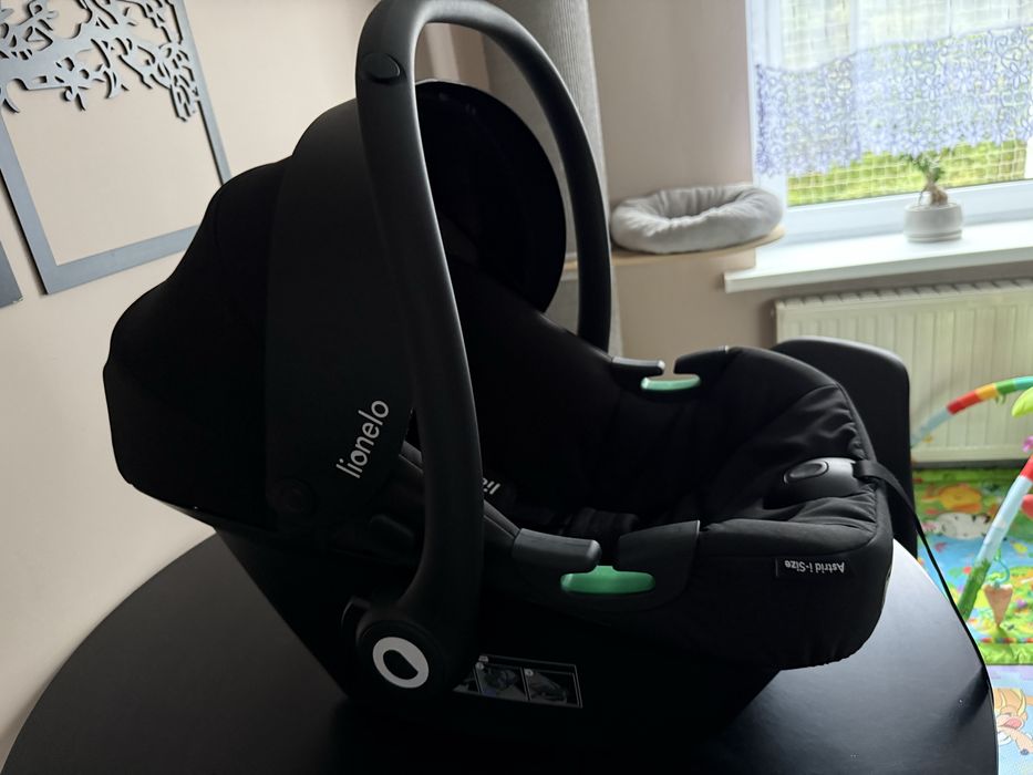 Fotelik Lionelo Astrid I-size z bazą Isofix