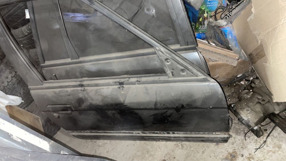 Бмв Е30  дверь максимальная комплектация