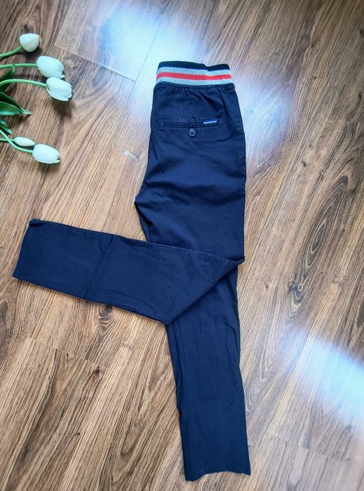 Spodnie chinosy granatowe eleganckie na gumce