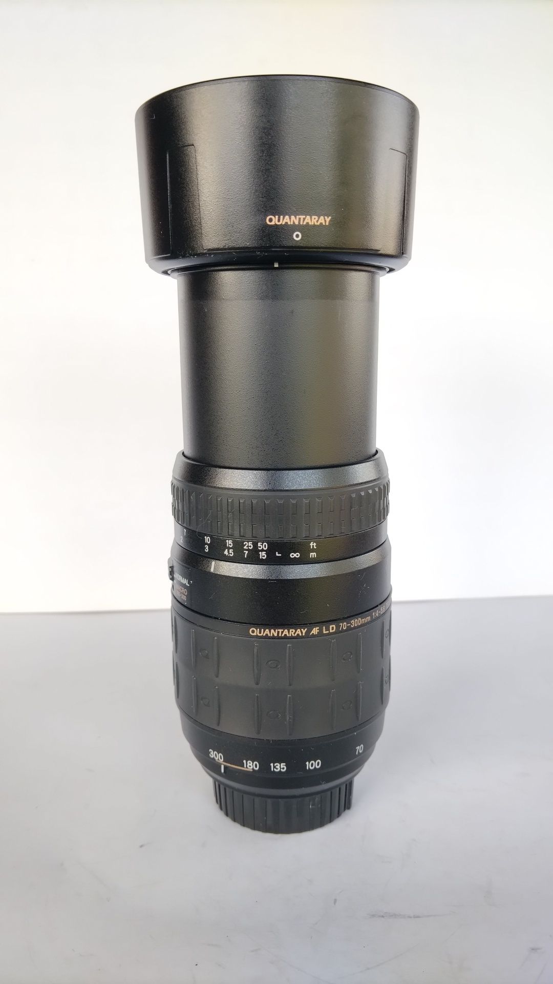 P/ Nikon. Objectiva Quantaray 70-300. Óptima para séries 3000 e 5000