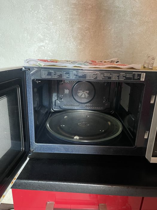 Мікрохвильова піч із конвекцією, 28 літрів