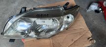 UPM60GF20 Lampa przednia Toyota