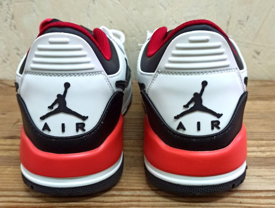 Nike Air Jordan Legacy 312 Low кроссовки мужские черно белые с красным