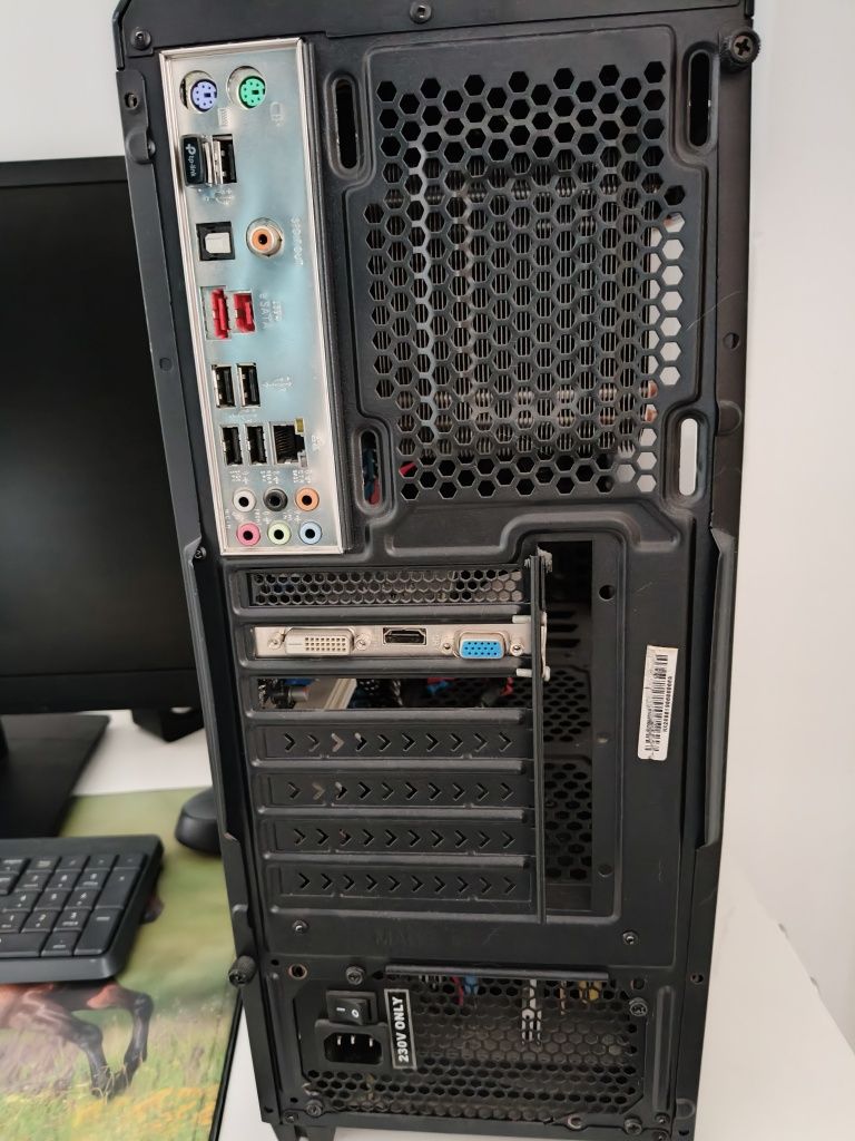 PC com acessórios