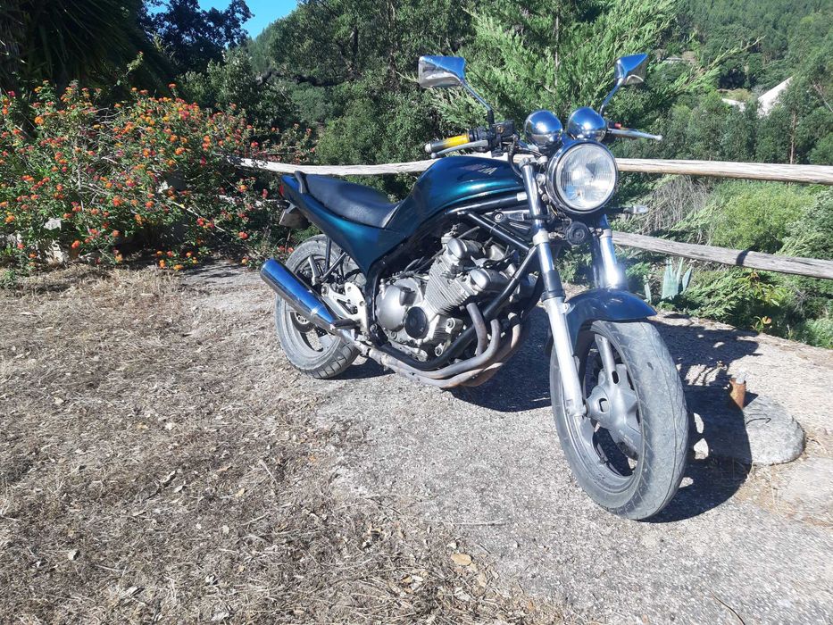 XJ 600 S Yamaha de 1996 em excelente estado!