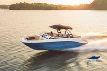 Czarter, Wynajem Łódź, Jacht motorowy, Motorówka Sea Ray 230B, 350KM
