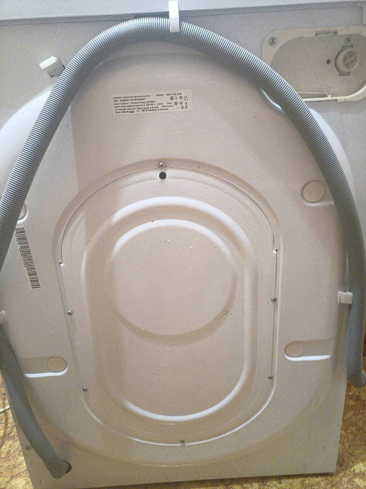 Стиральная машина Indesit WSC 51505 требует замены ремня и подшипника