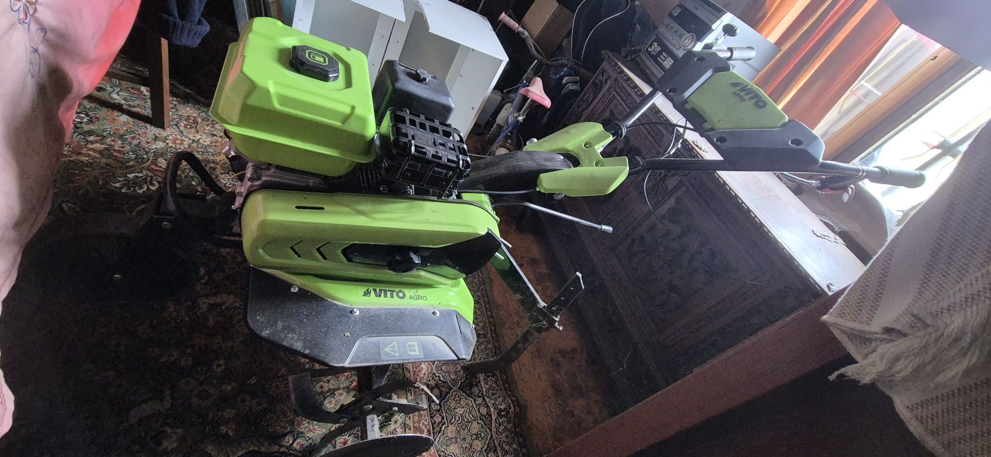 Moto enxada (pouco uso)