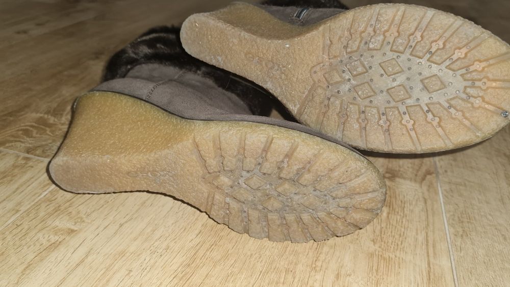 Удобные,эффектные сапожки на подошве-пене,почти новыеGeox