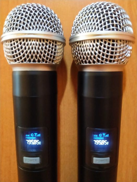 Радиомикрофоны 2шт на Новый год