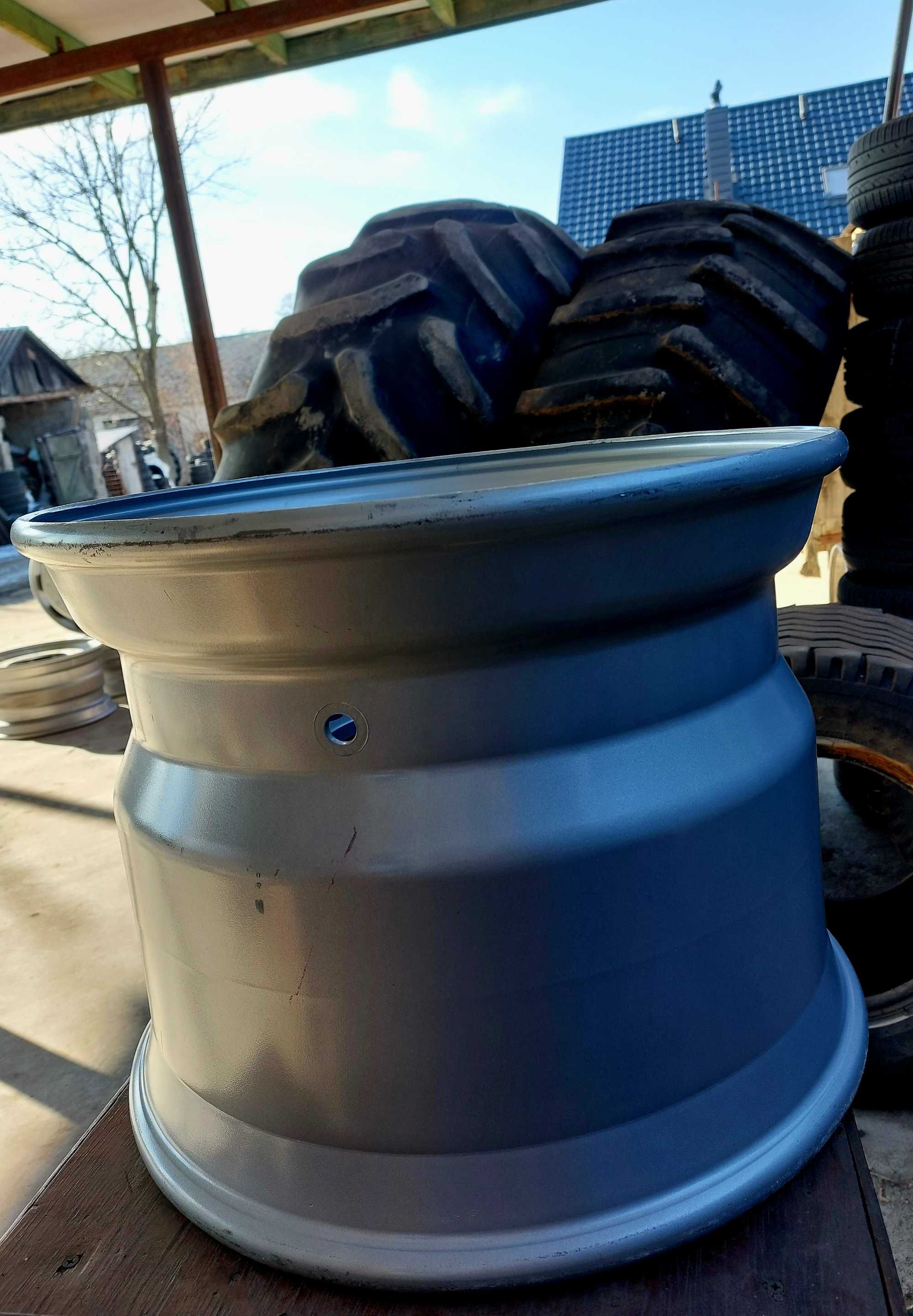 Sprzedam nowe felgi 19,5x14,00 ET 0