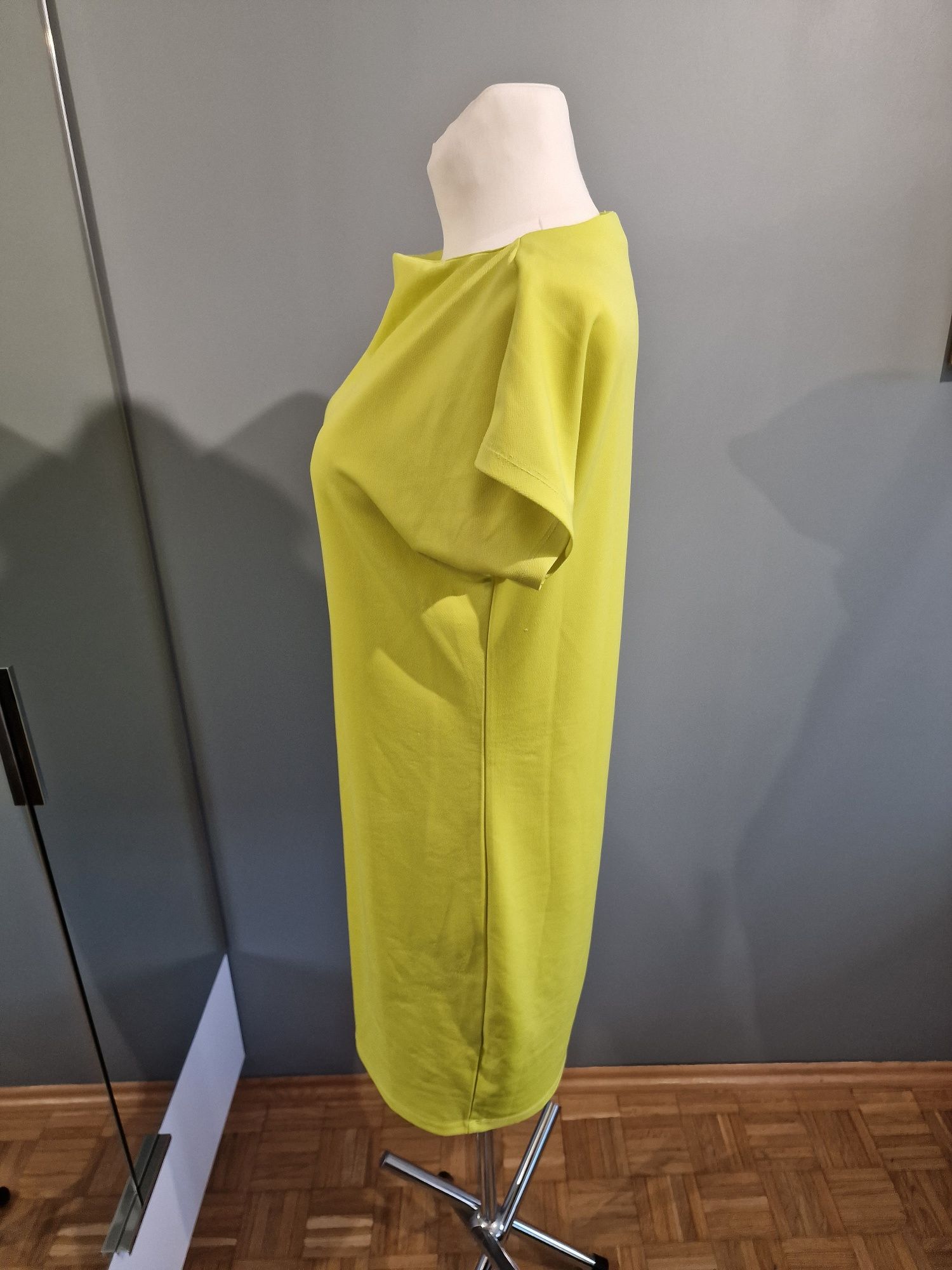 Limonkowa trapezowa sukienka z Mohito r. M