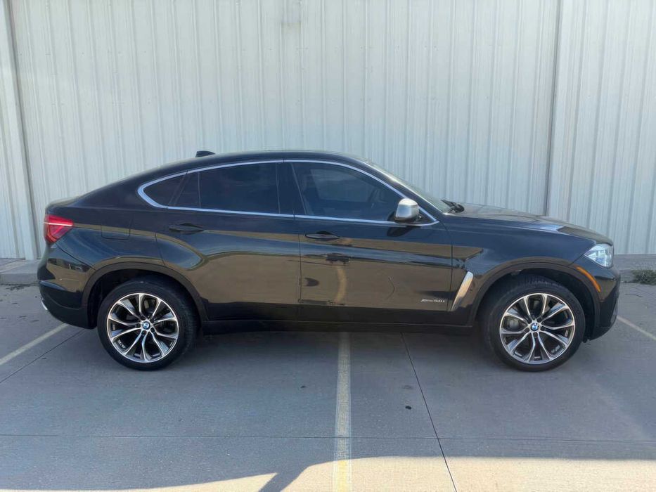 BMW X6 xDrive50i      2017
