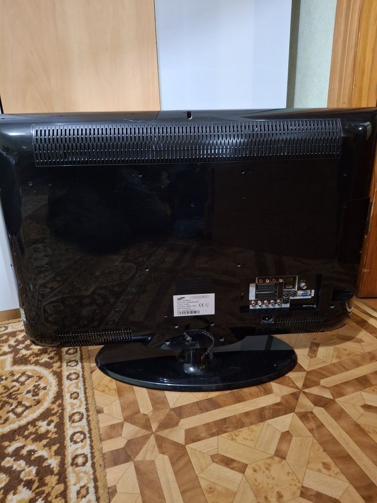 Телевізор Samsung LE32M87BD