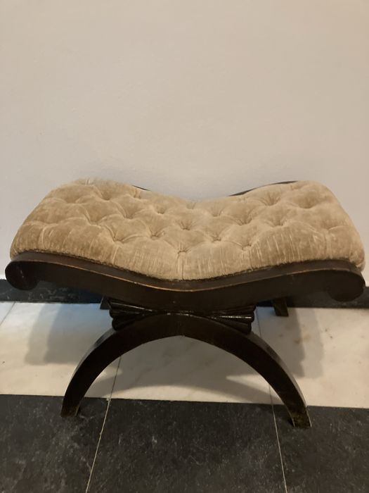 Banqueta decorativa em veludo