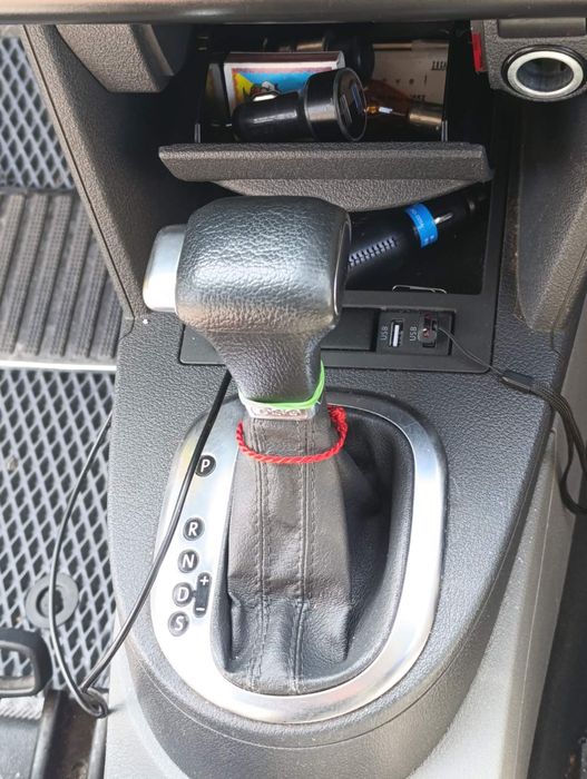 Volkswagen caddy 2010. 1.9. автомат.