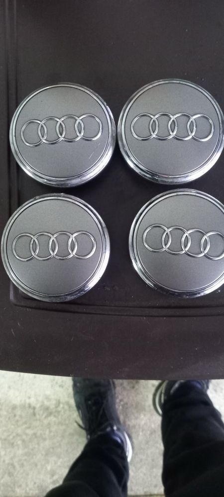 Продам колпачки на диски Audi