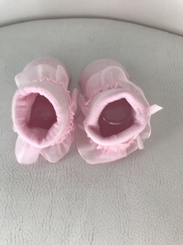 Skarpetki niemiwlęce nowe Buti 9,5 cm.