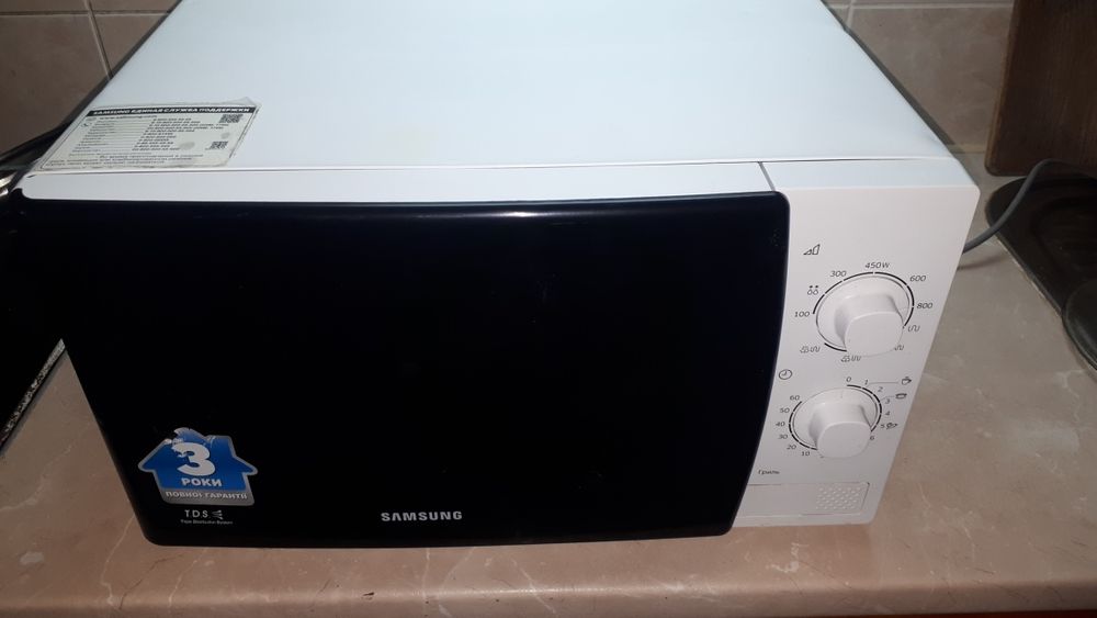 Продам свч печь samsung ge81krw