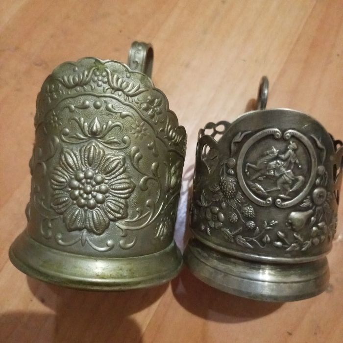 Подстаканники мельхиор, Богдан Хмельницкий  и цветок.