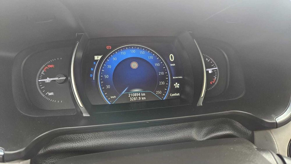 Renault Talisman Initiale Paris fot. skóra grzane wenty, panorama