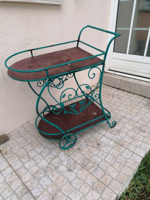 Carrinho em ferro vintage para restauro