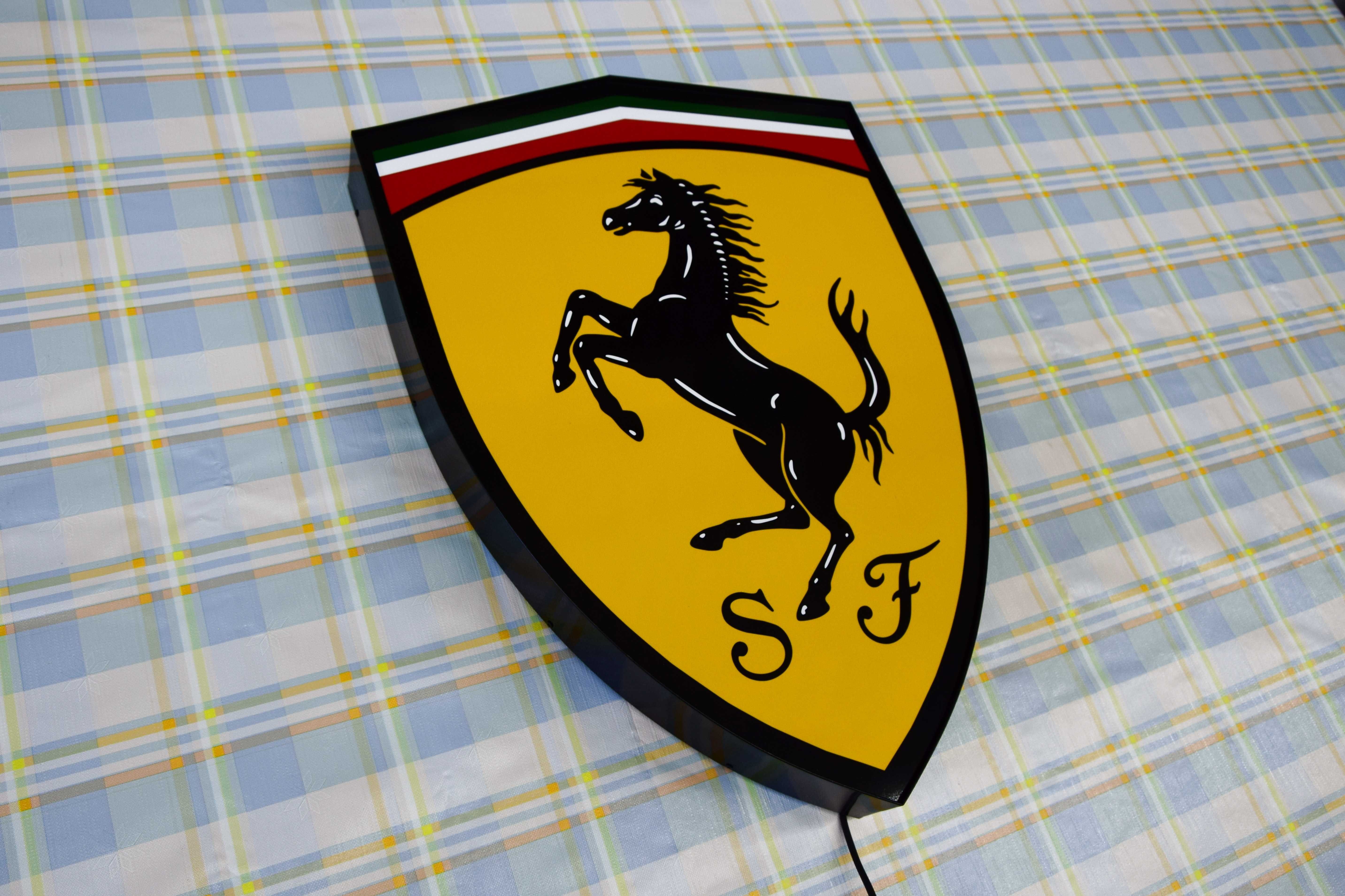 LED Neon FERRARI, Świecące Logo 3D, Baner, Kaseton, PRODUCENT