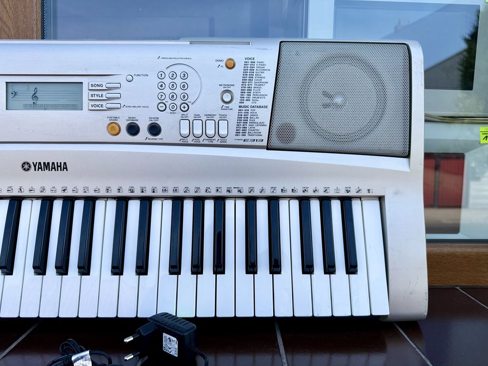 Keyboard YAMAHA PSR E-313 - Dynamiczny - Sprawny Wyświetlacz