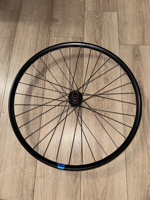 Tylne koło MTB 29 cali sztywna oś tarcza [thru axle disc brakes]