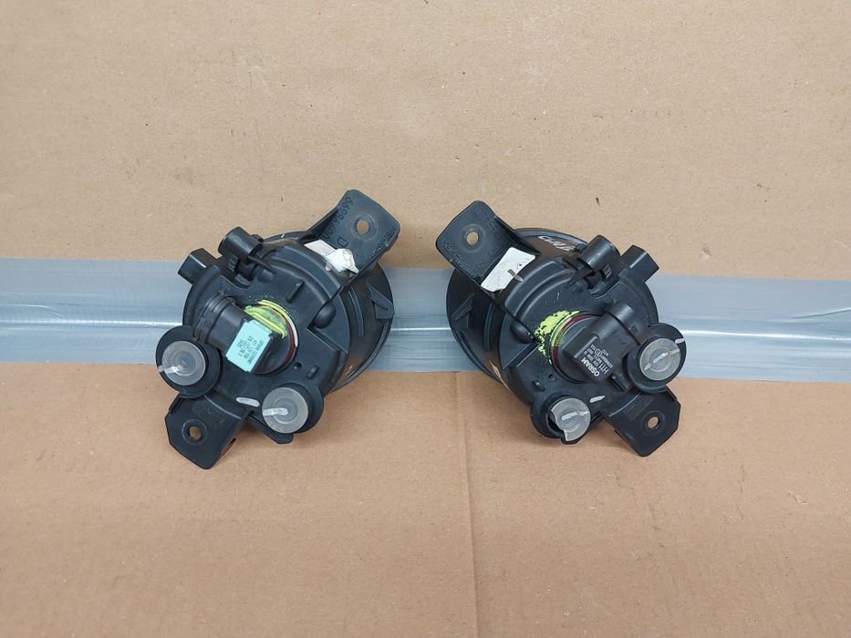 KOMPLET halogenów Renault Clio 2 II FL Thalia 2003 rok przeciwmgielne