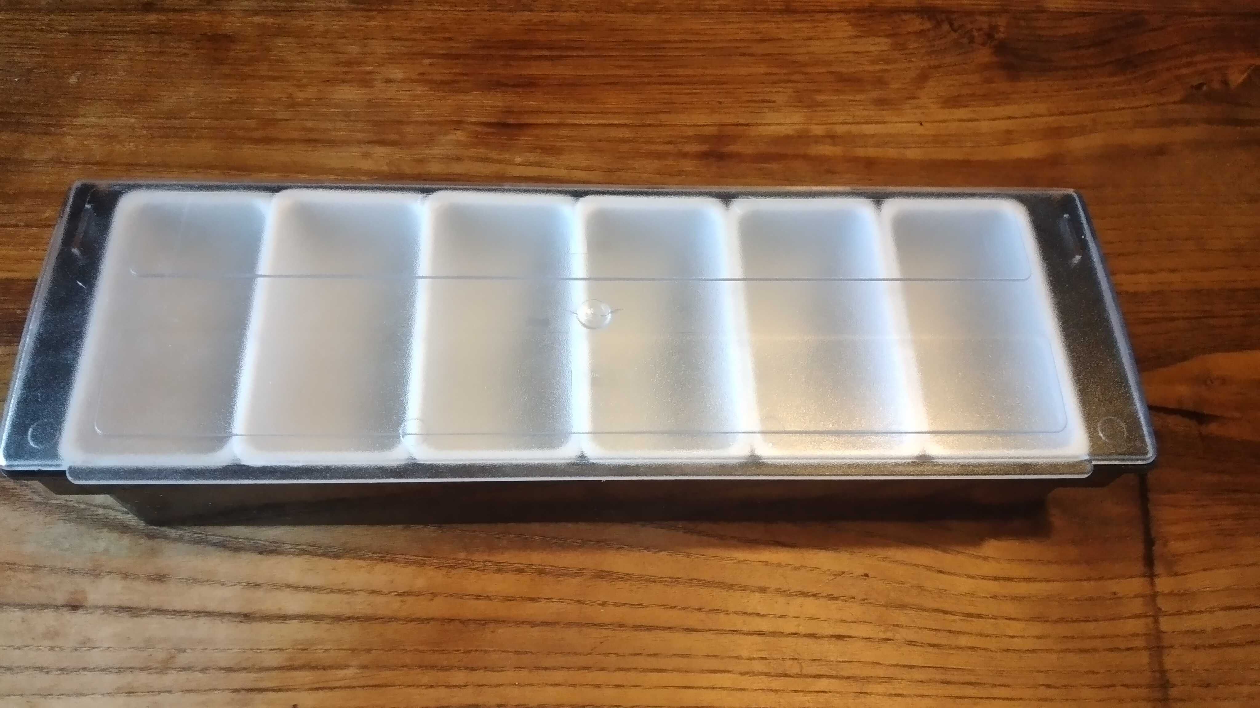 Dispensador de alimentos e condimentos para bar