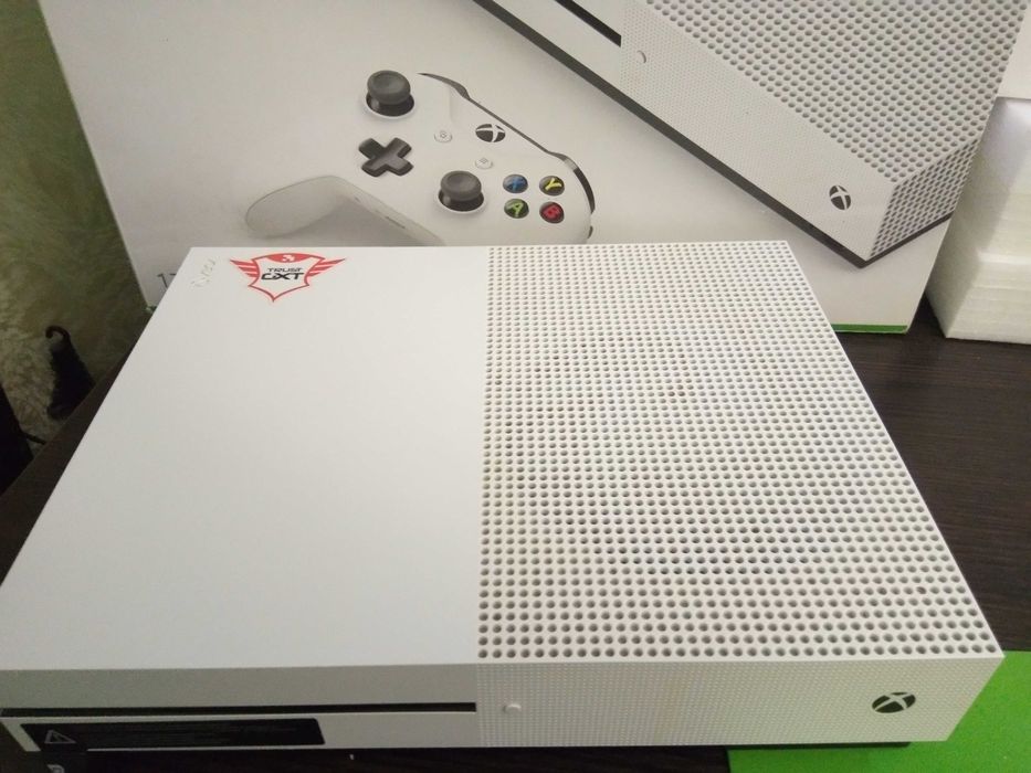 Xbox One S 1Tb (White)