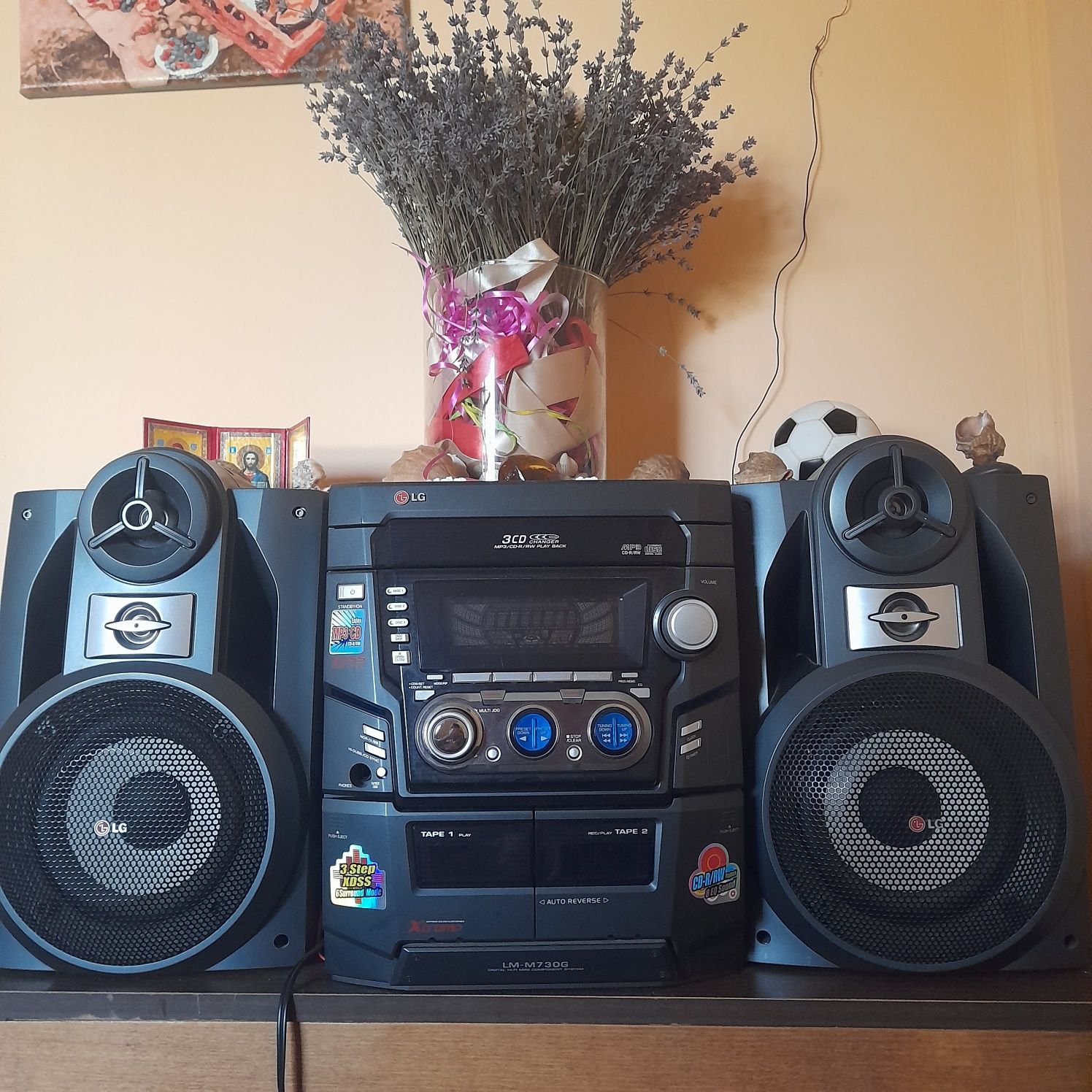 Продам муз.центр LG-2000грн.Потужн. колонок 2×140W