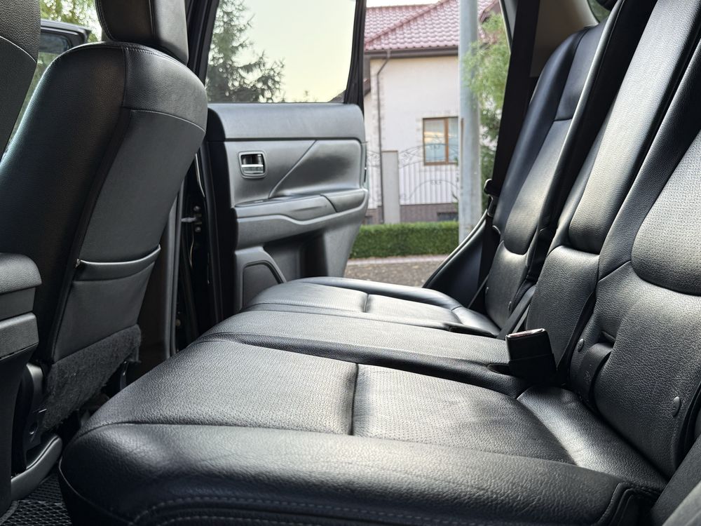 Mitsubishi Outlander 2013 г 2.4 бензин