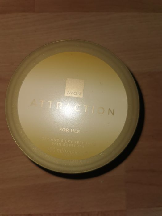 Perfumowany balsam do ciała Avon Attraction 200 ml
