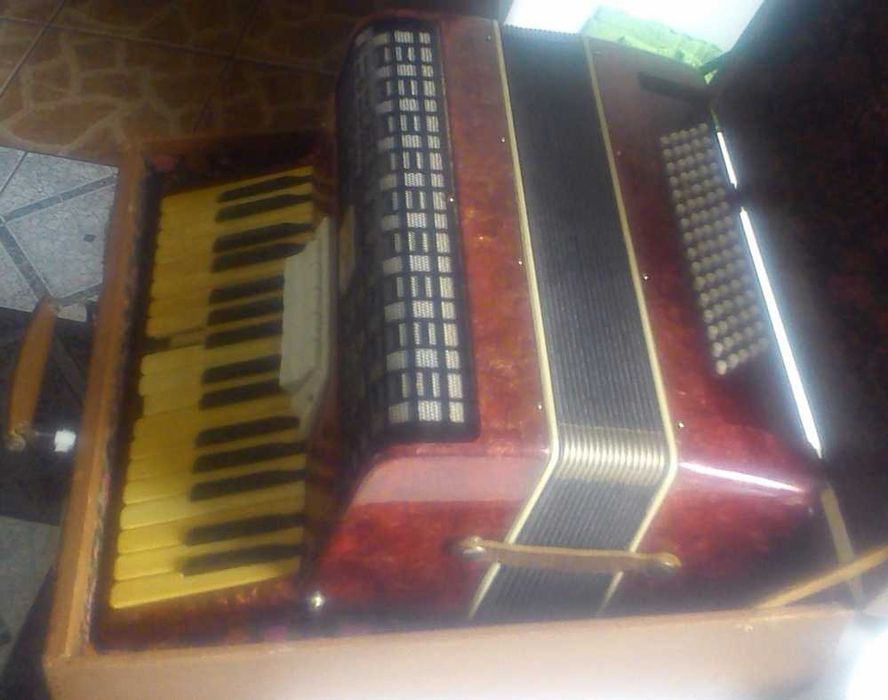 Akordeon 80 basowy. Tanio.