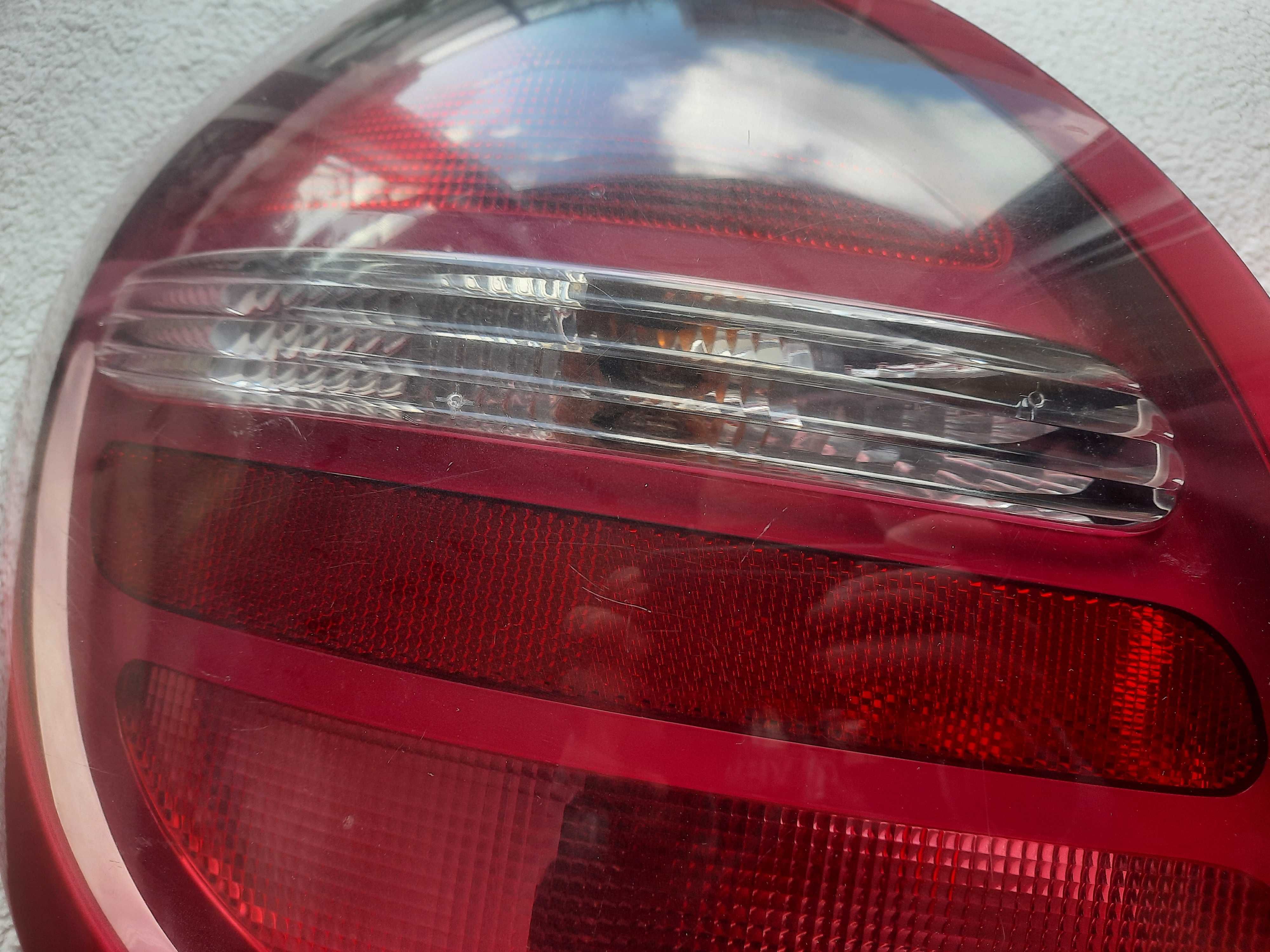 Farol traseira esquerda Nissan Almera Ano2001