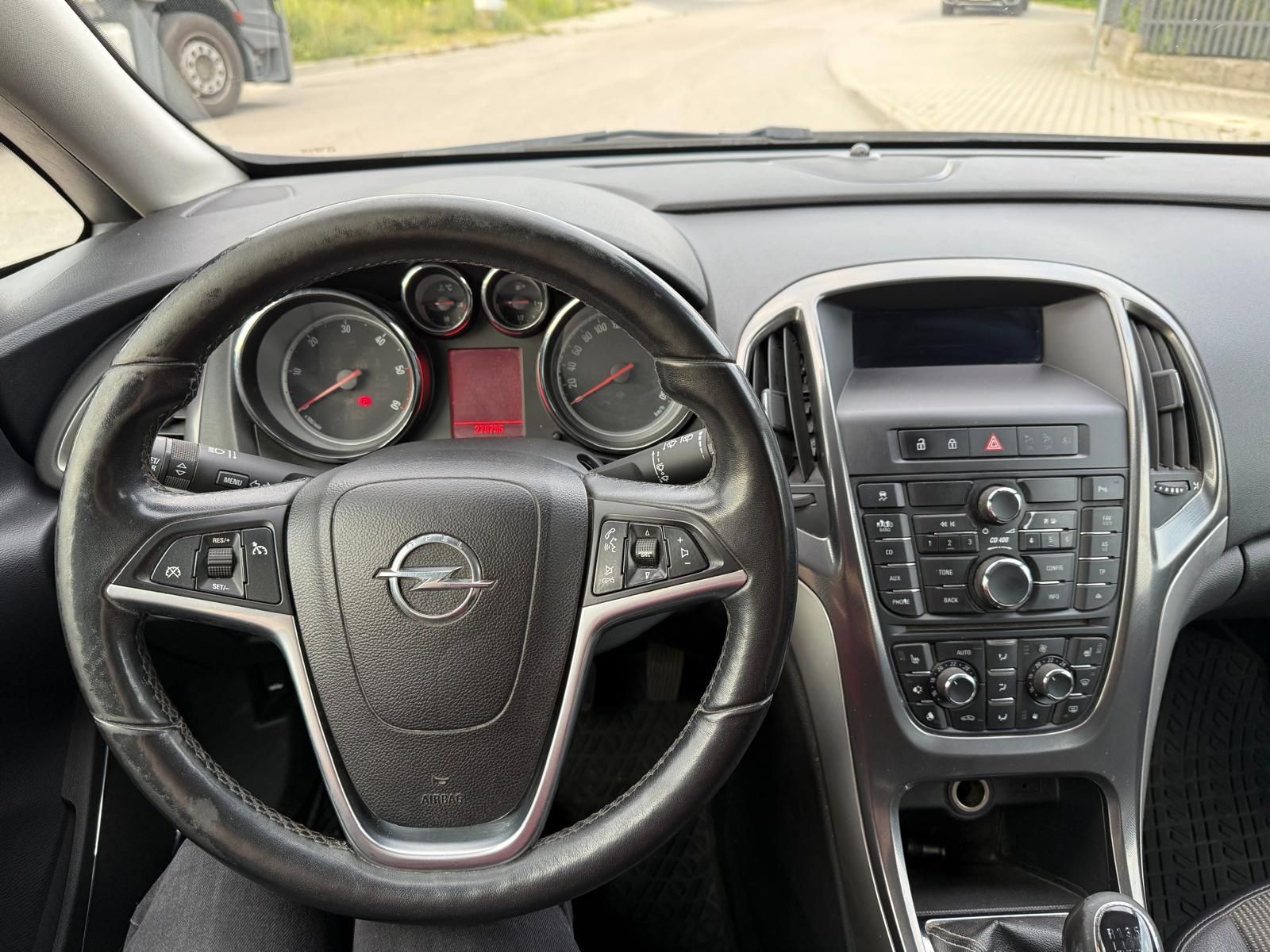 Opel Astra J Kombi DIESEL | Xenon | LED | Klimatronik |