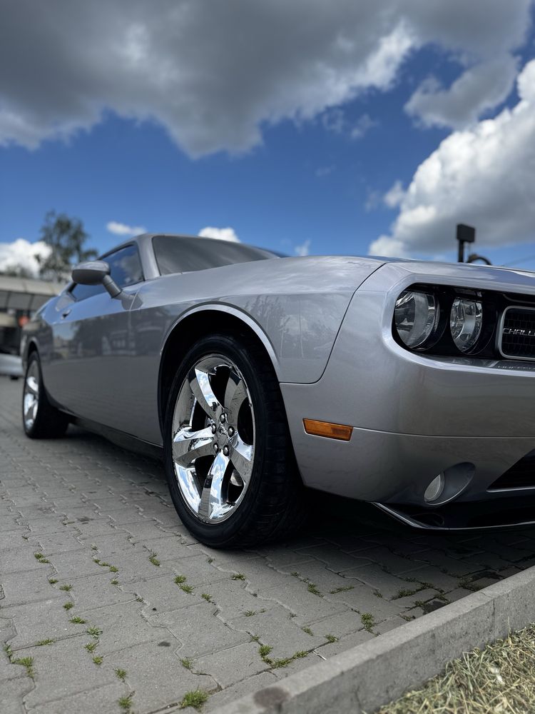 Dodge Challenger 2013 oldschool car
