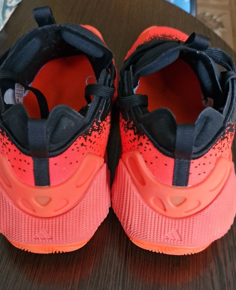 Продам баскетбольні кросівки Adidas , р.38,  24,5см