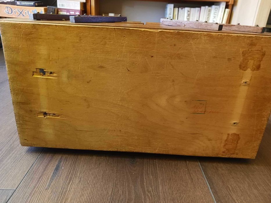 Nicarka- skrzynka na nici lub biżuterie, szkatułka