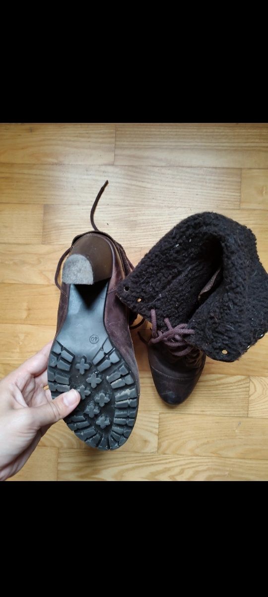 Brązowe skórzane buty zimowe Lasocki r 40