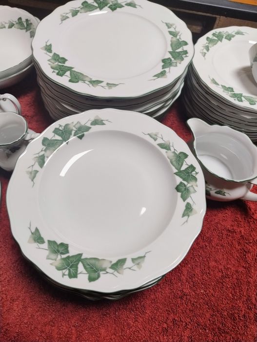 Zestaw obiadowo kawowy porcelana 68 elem.