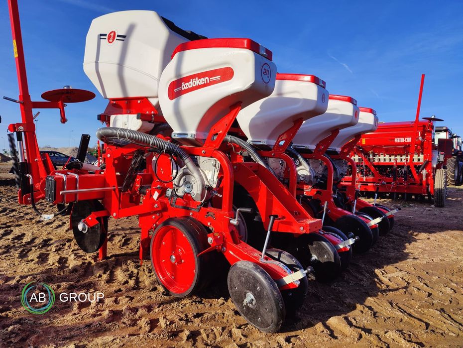 Pneumatyczny siewnik do kukurydzy OZDOKEN VPHE-DG4 4-rzędowy