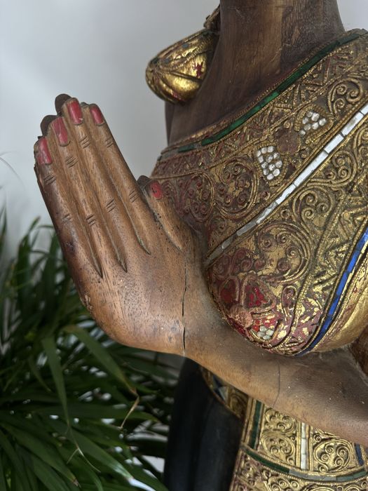 Estatueta Deusa Madeira / Buda Tailandês
