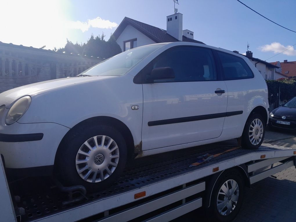 VW Polo n9 2004r na części  kolor lb8a