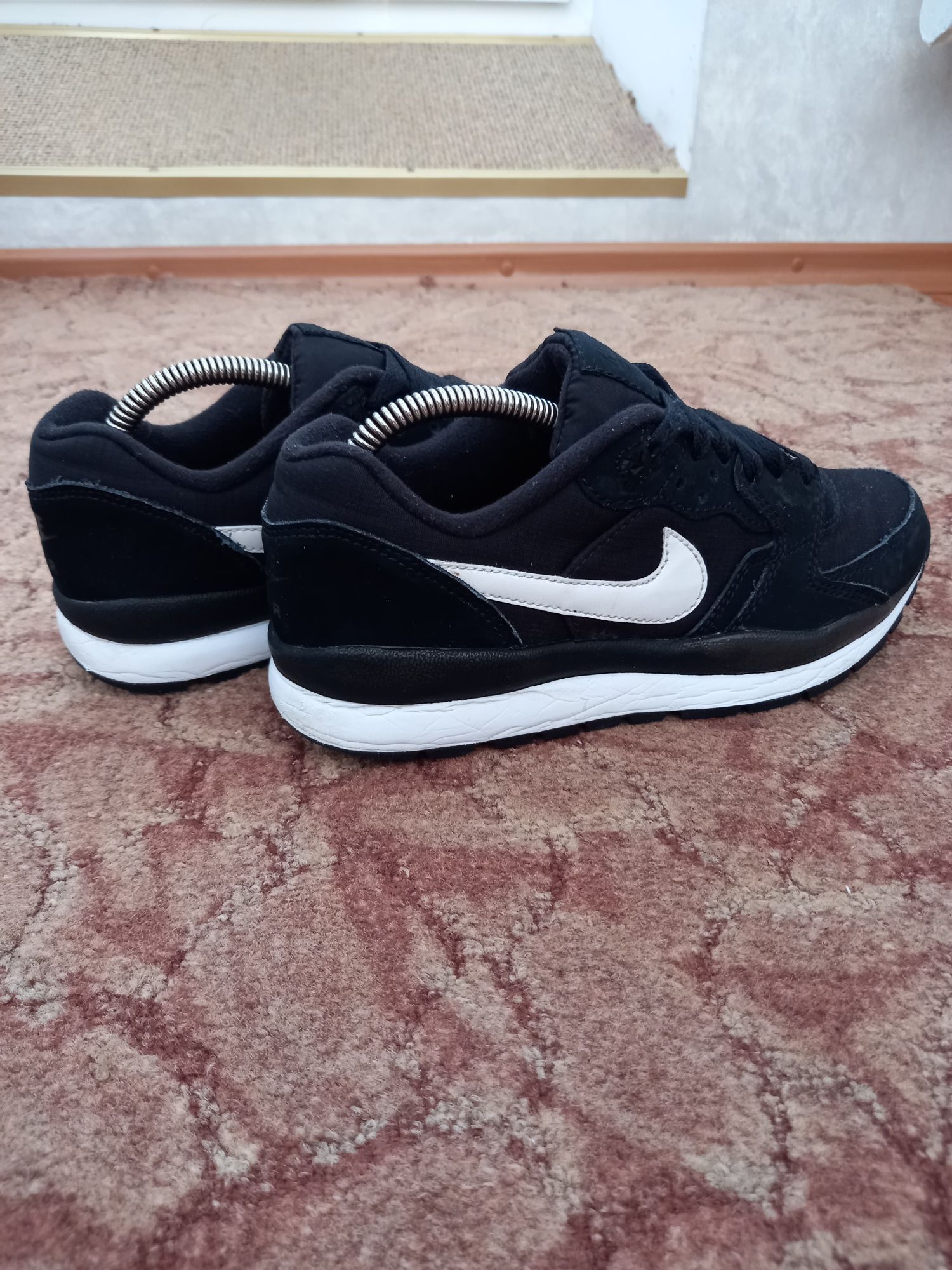 Оригинальные женские кроссовки Nike Wmns Venture Runner