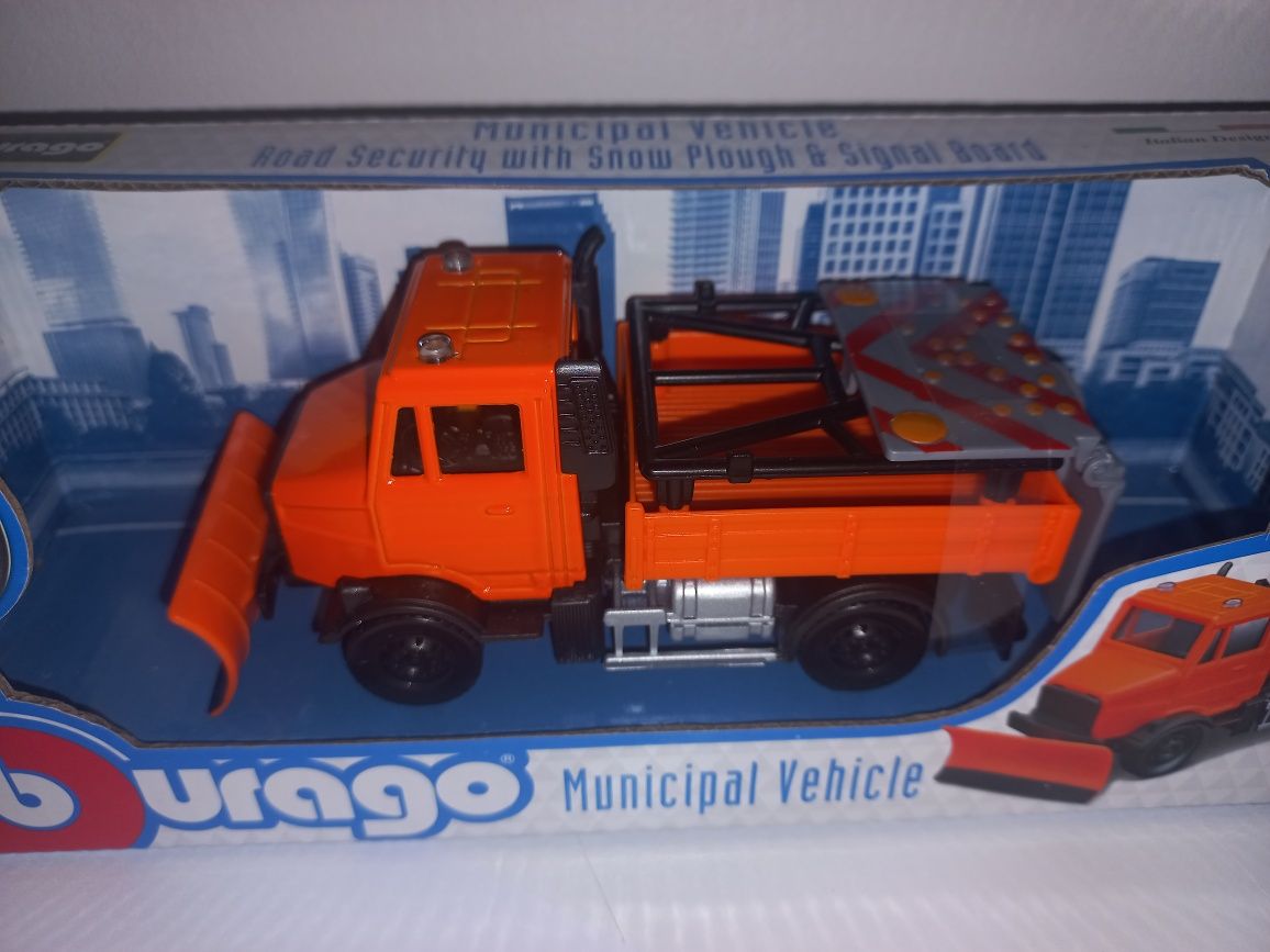 Bburago zabawka, pług śnieżny, skala 1:43