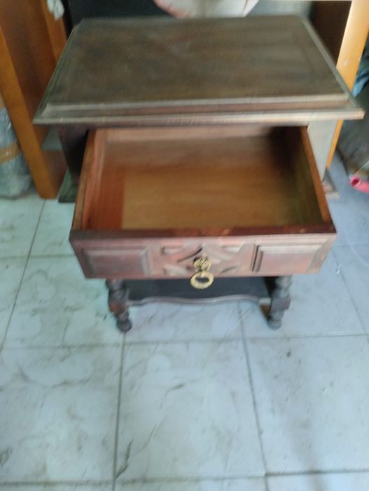 Vendo mesas de cabeceira