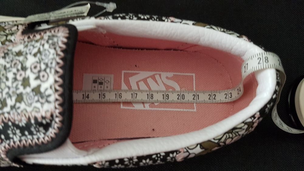 Слипоны фирмы Vans 36р,стелька 23см,оригинал.